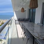 Lujoso apto con vista al mar en Morros Ultra